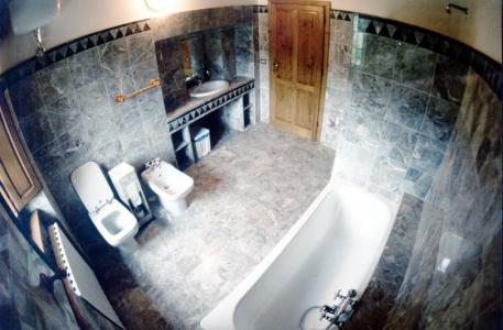 Salle de bains à San Savino maison au premier étage